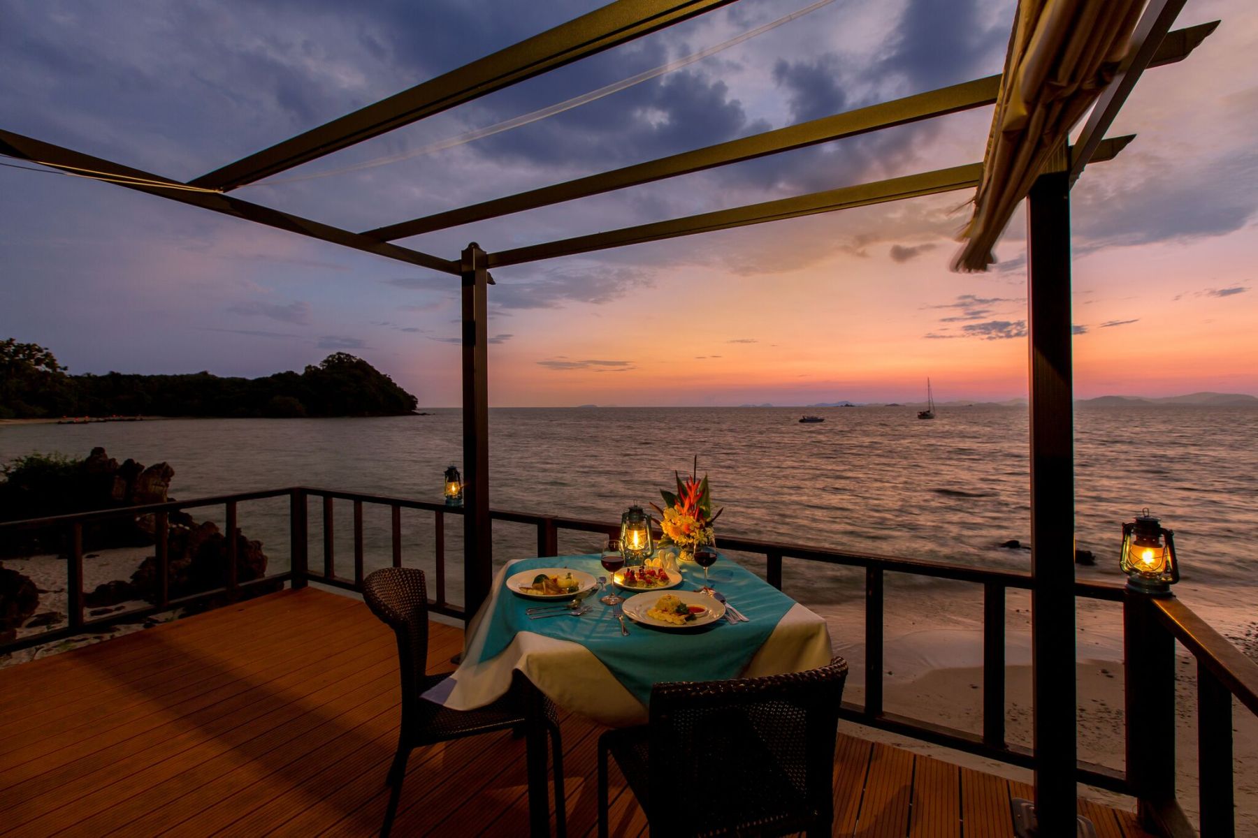 Sunset-Dining