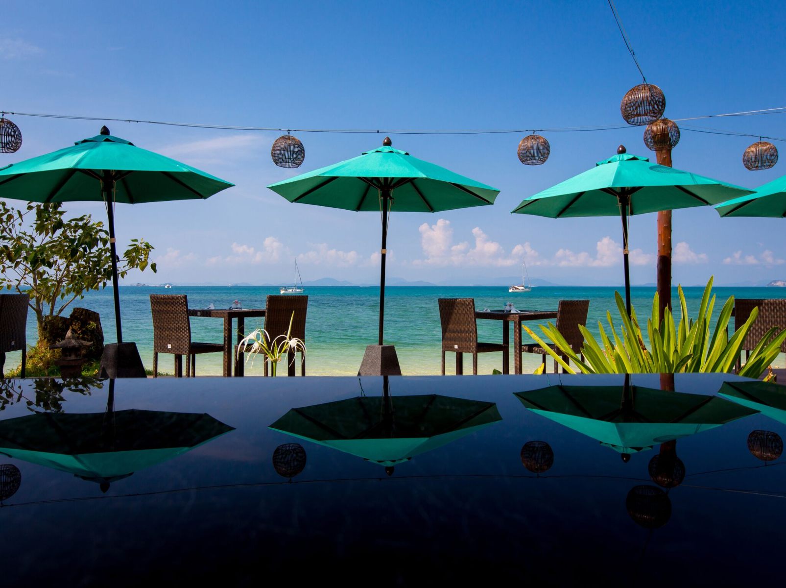 Waves-Restaurant